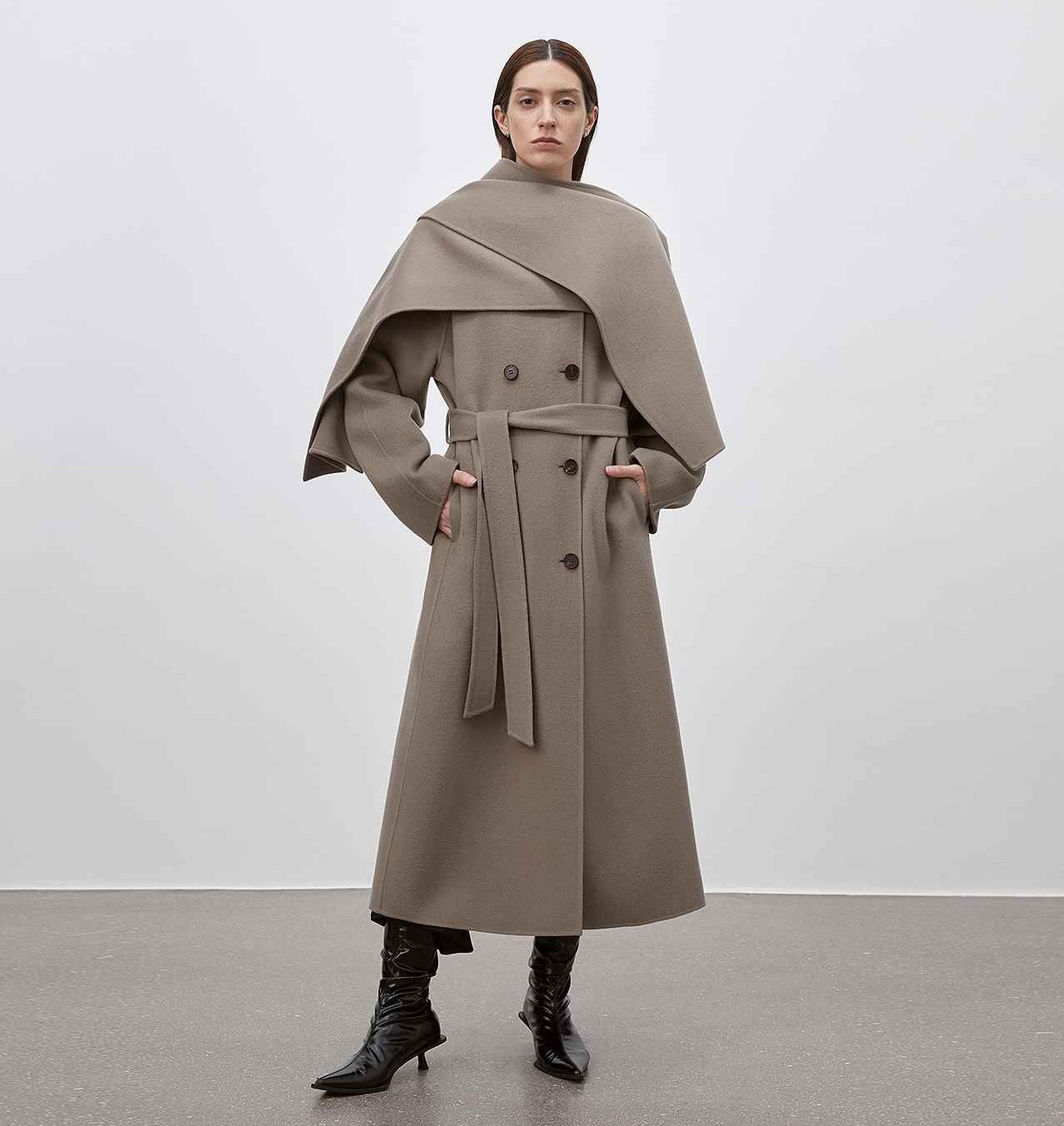 Assassin's Creed Scarf Collar Wool Coat | Maison Élvorain