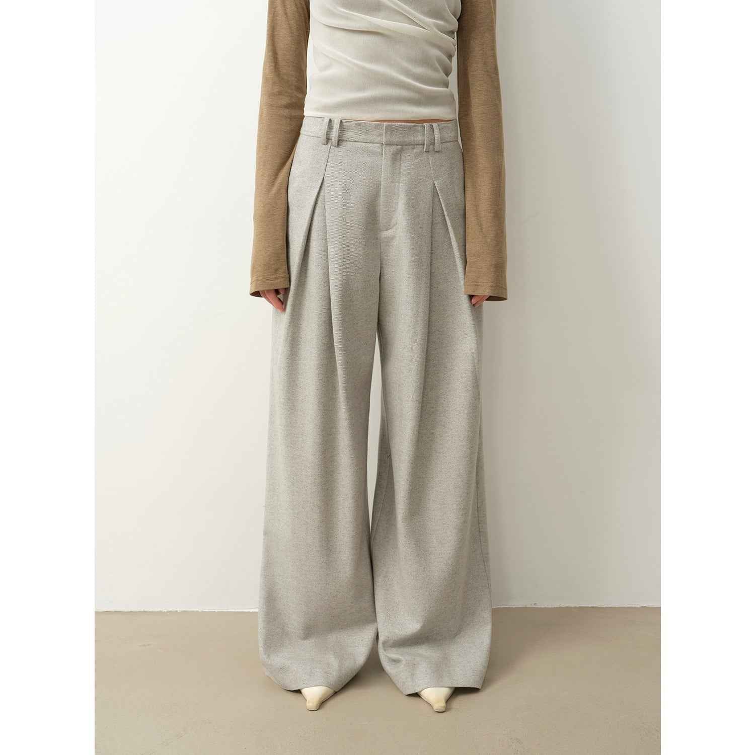 Firelady Fur City Stroll Wool Wide-Leg Pleated Trousers for women, relaxed and draped with double pleats, perfect for autumn.