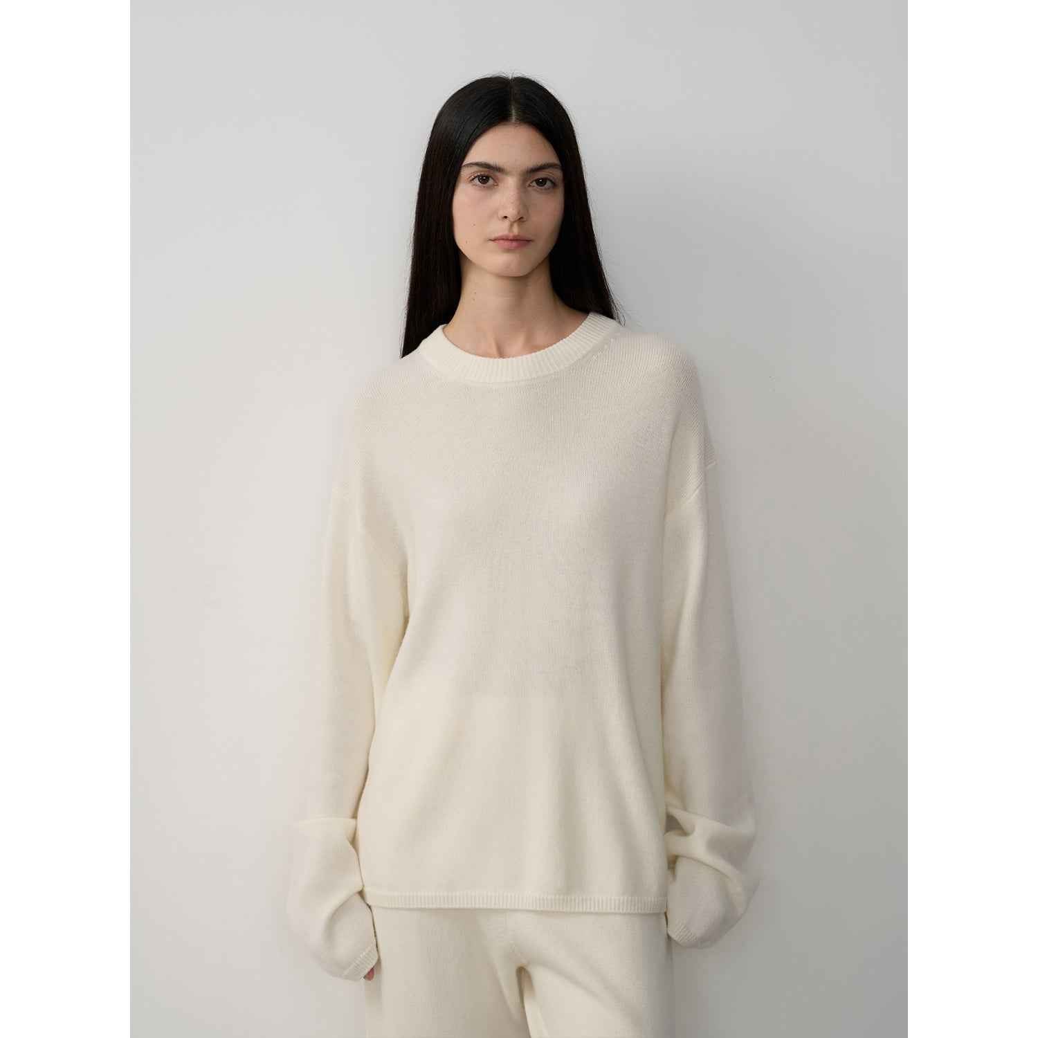 Firelady Fur merino wool knit outfit for women, cozy fall and winter knitwear set in a stylish, textured design.