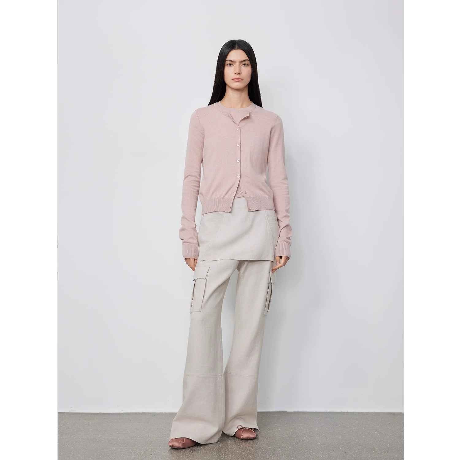 Firelady Fur Free To Run Away low-waist flared women's trousers with a micro-flared design and slim fit zipper closure.