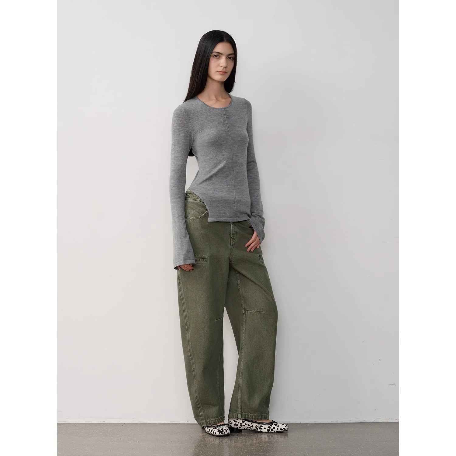 Firelady Fur Primal Instinct distressed washed retro jeans for women, loose fit with a vintage, worn-in style for autumn.