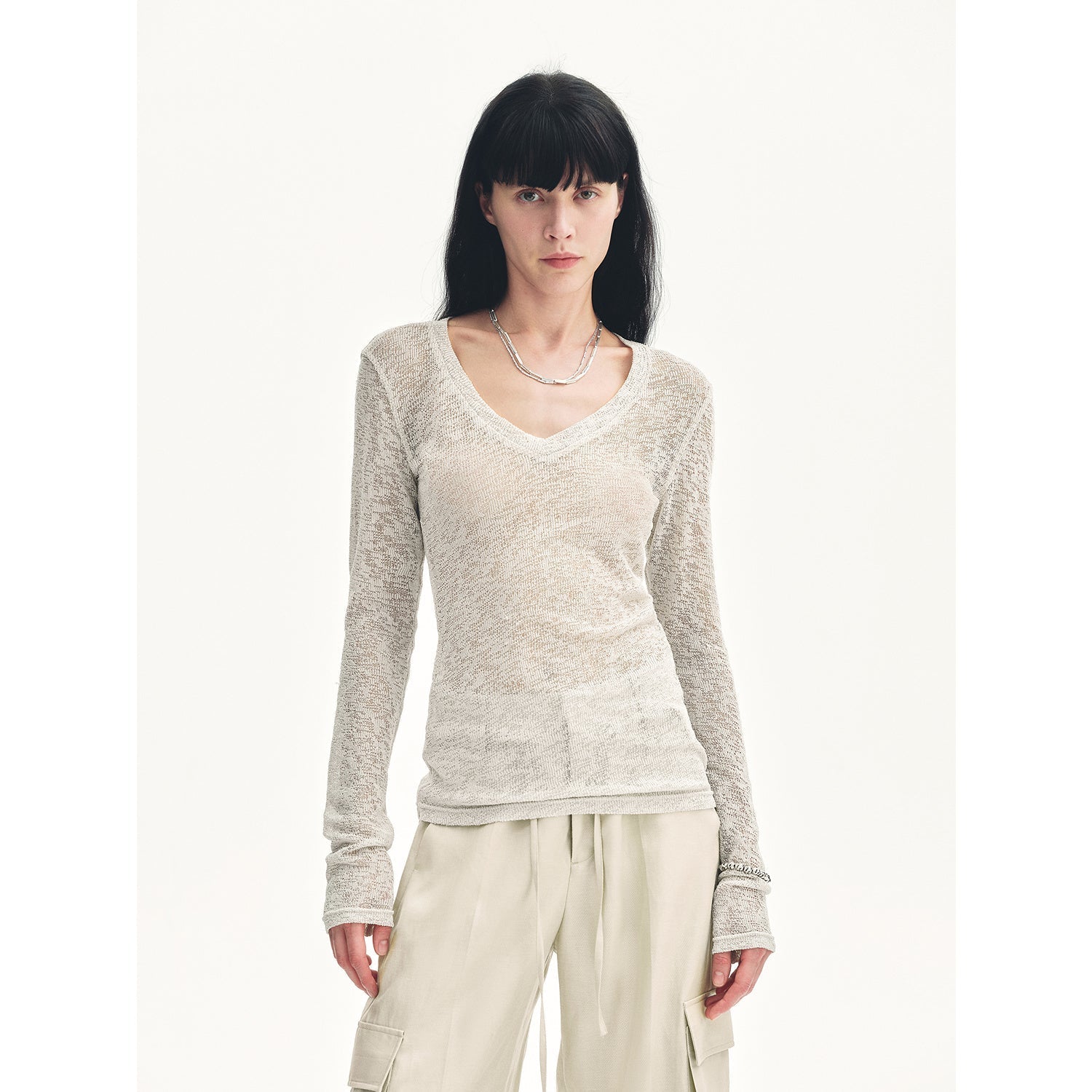 "Spring Old Dream" Loose and versatile slightly hollow V-neck straight shoulder top