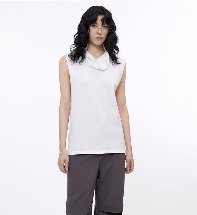 Firelady Fur triacetate mixed Tencel sleeveless vest with high collar, knitted design, showcasing a stylish and comfortable look.
