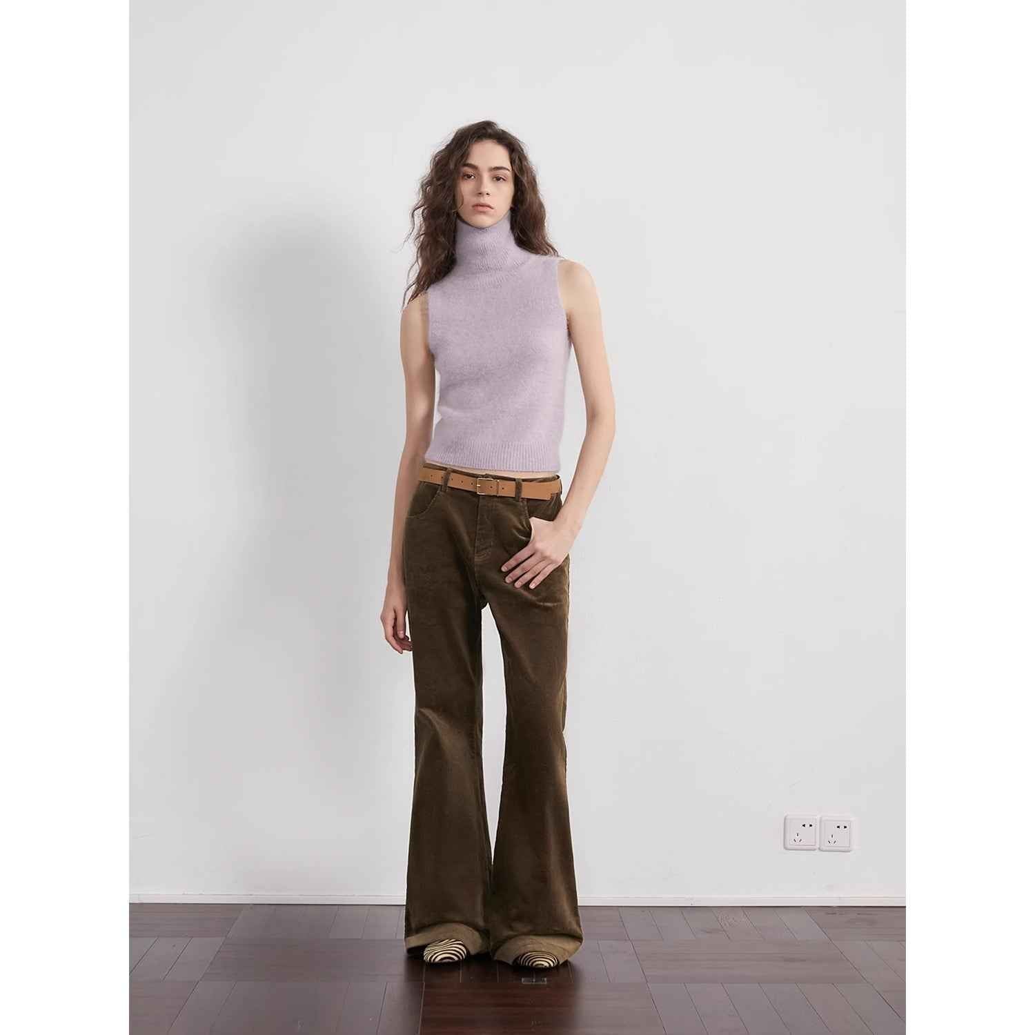 Firelady Fur Seaside Café Corduroy low-waist flared women's pants with slim fit legs, perfect for fall and winter fashion.